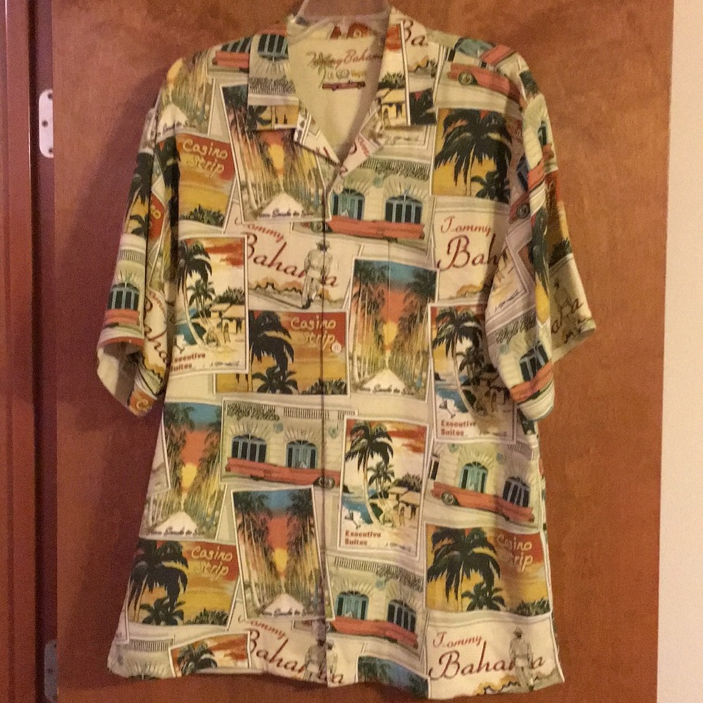 Tommy Bahama Las Vegas 100 % Silk Hawaiian Shirt